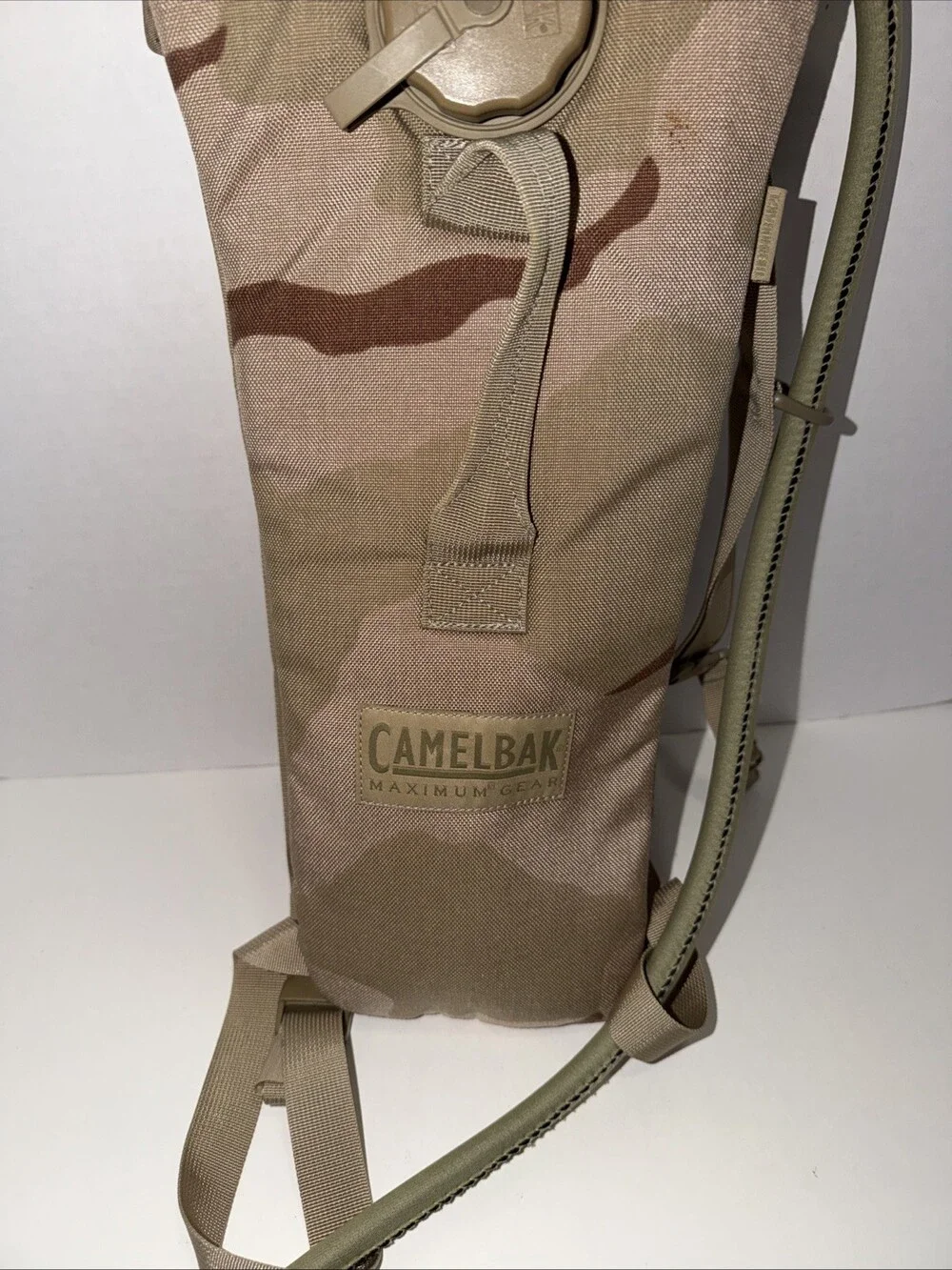 CamelBak Maximum Gear 2L 70oz Desert Camo Water Hydration Pack W/ Bladder